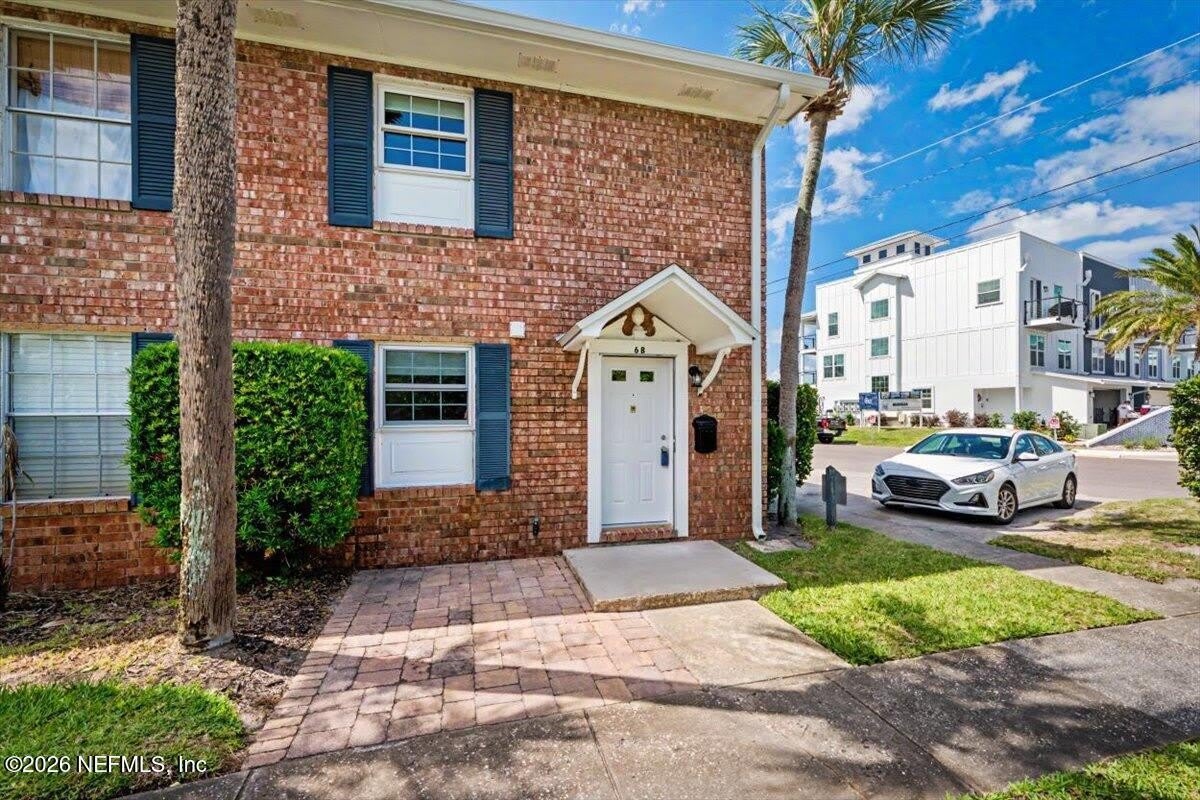 22 COMARES Avenue – photo 1
