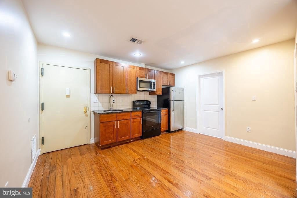 4706 CHESTNUT Street – photo 1