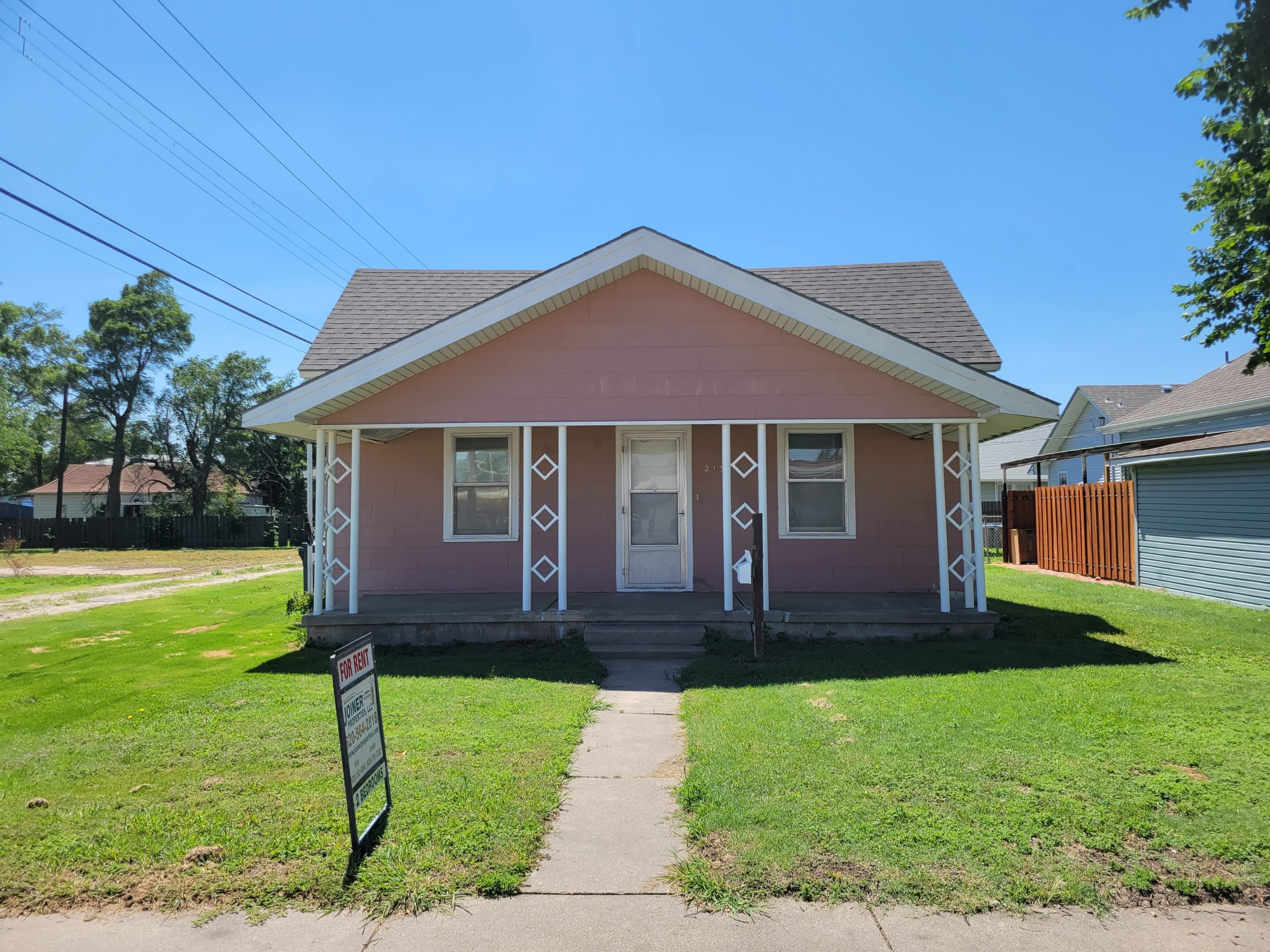 215 North Green Street – photo 1 of 10