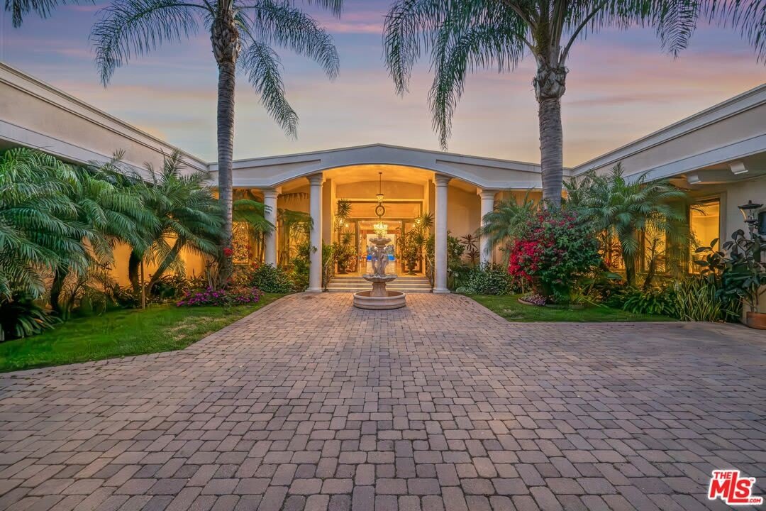 1575 Alexis Pl – photo 1 of 75
