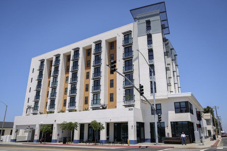 305 East St. – photo 1