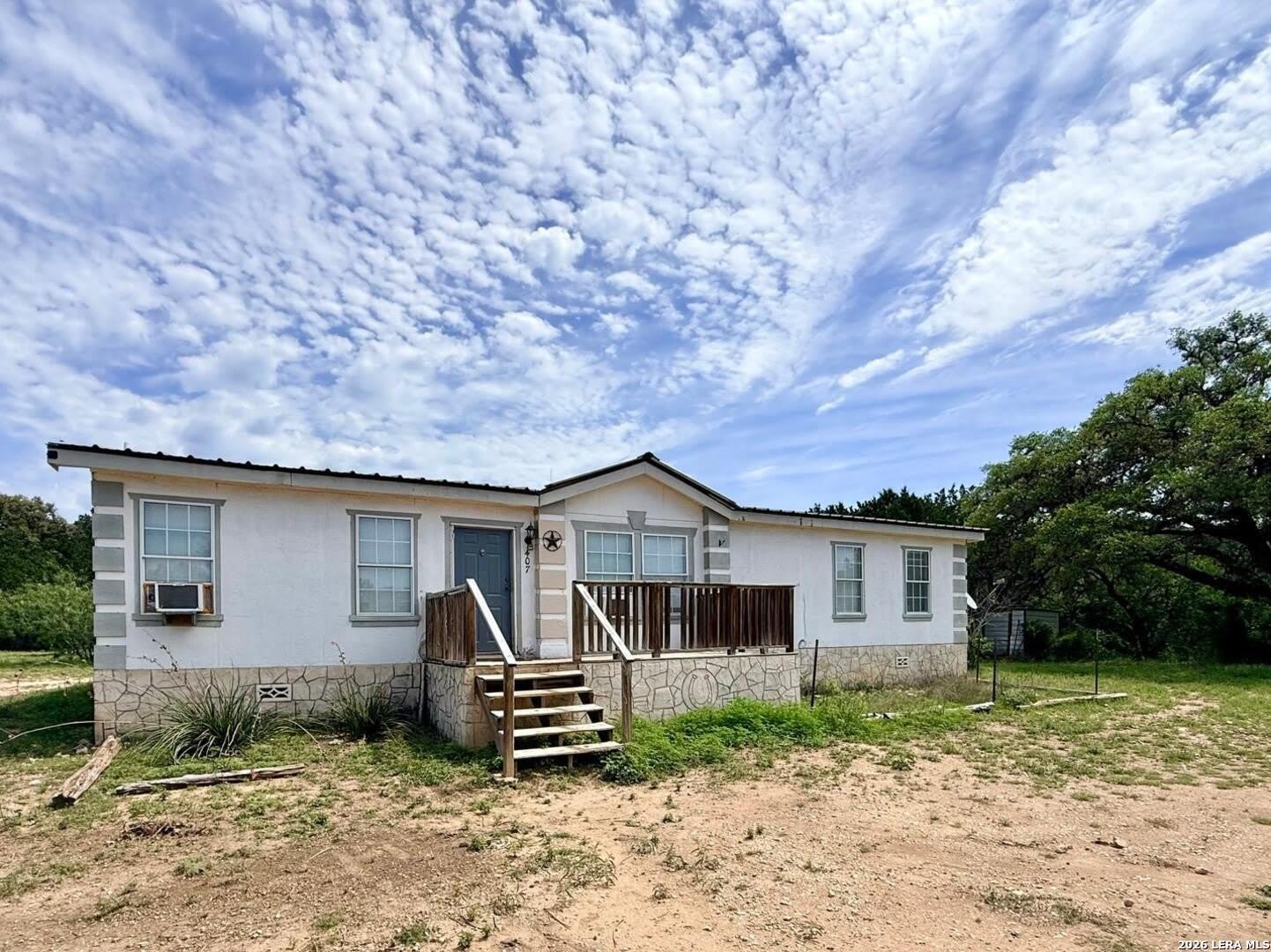 254 Kens Rd – photo 1 of 26