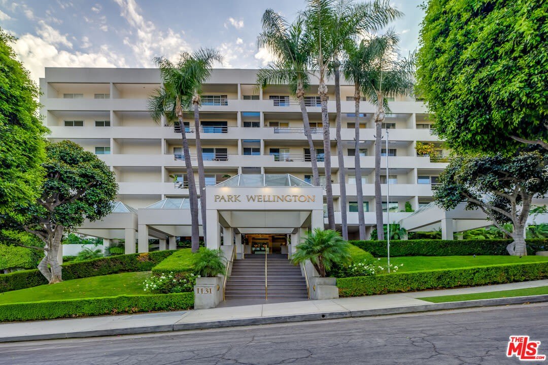 1131 Alta Loma Rd – photo 1