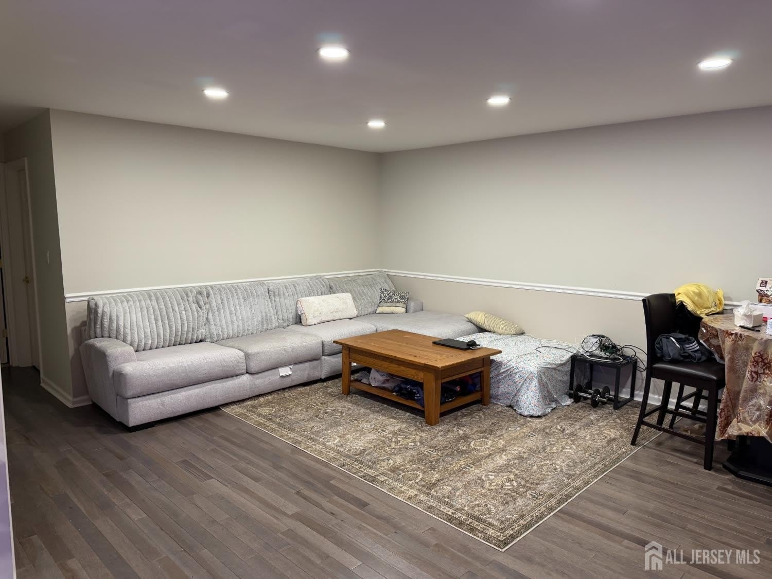 911 Yorkshire Drive – photo 1 of 9