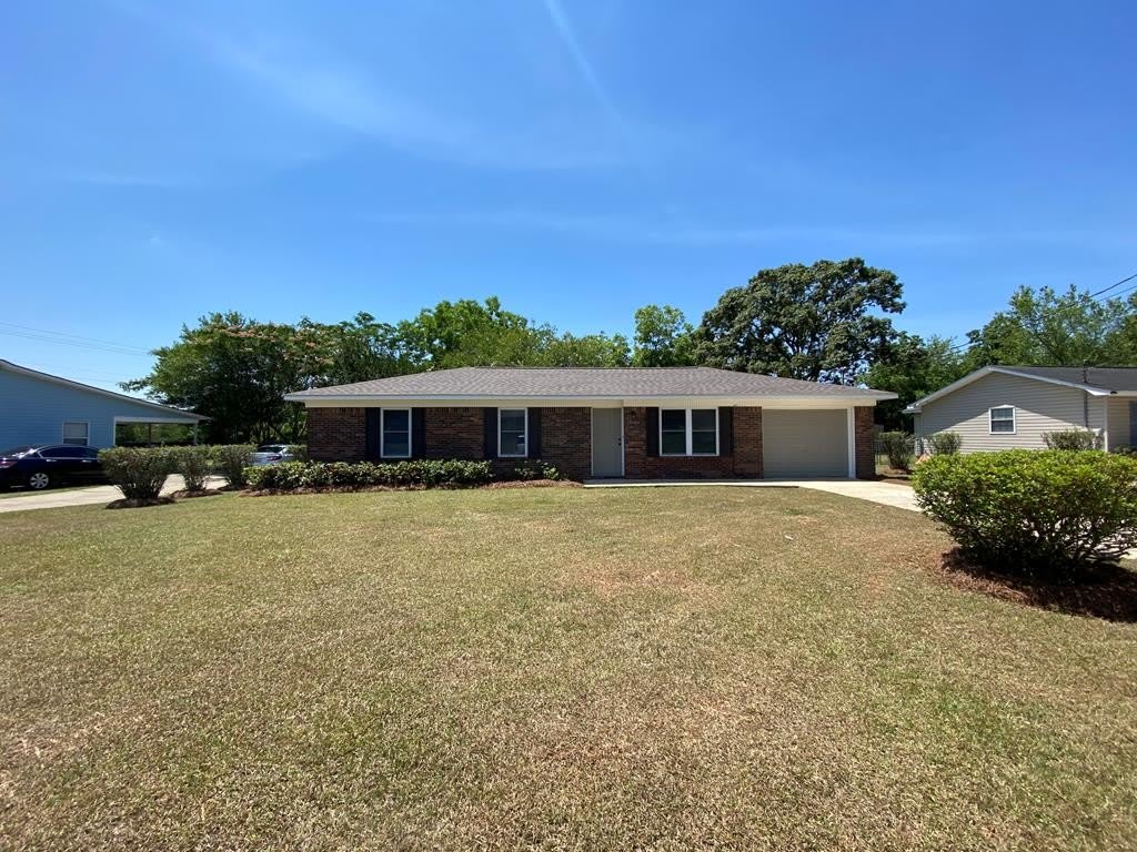 902 Landview Dr – photo 1 of 16