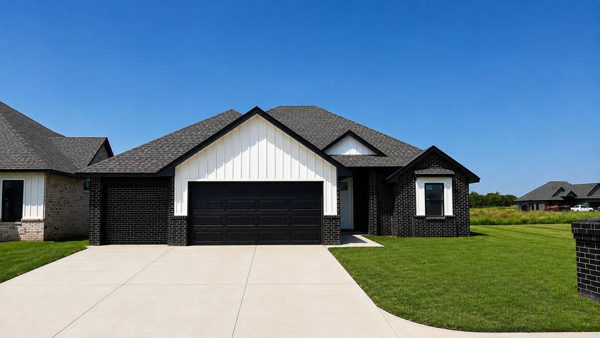 Beautiful 4-Bedroom Home with 3-Car Garage in Yukon – photo 1