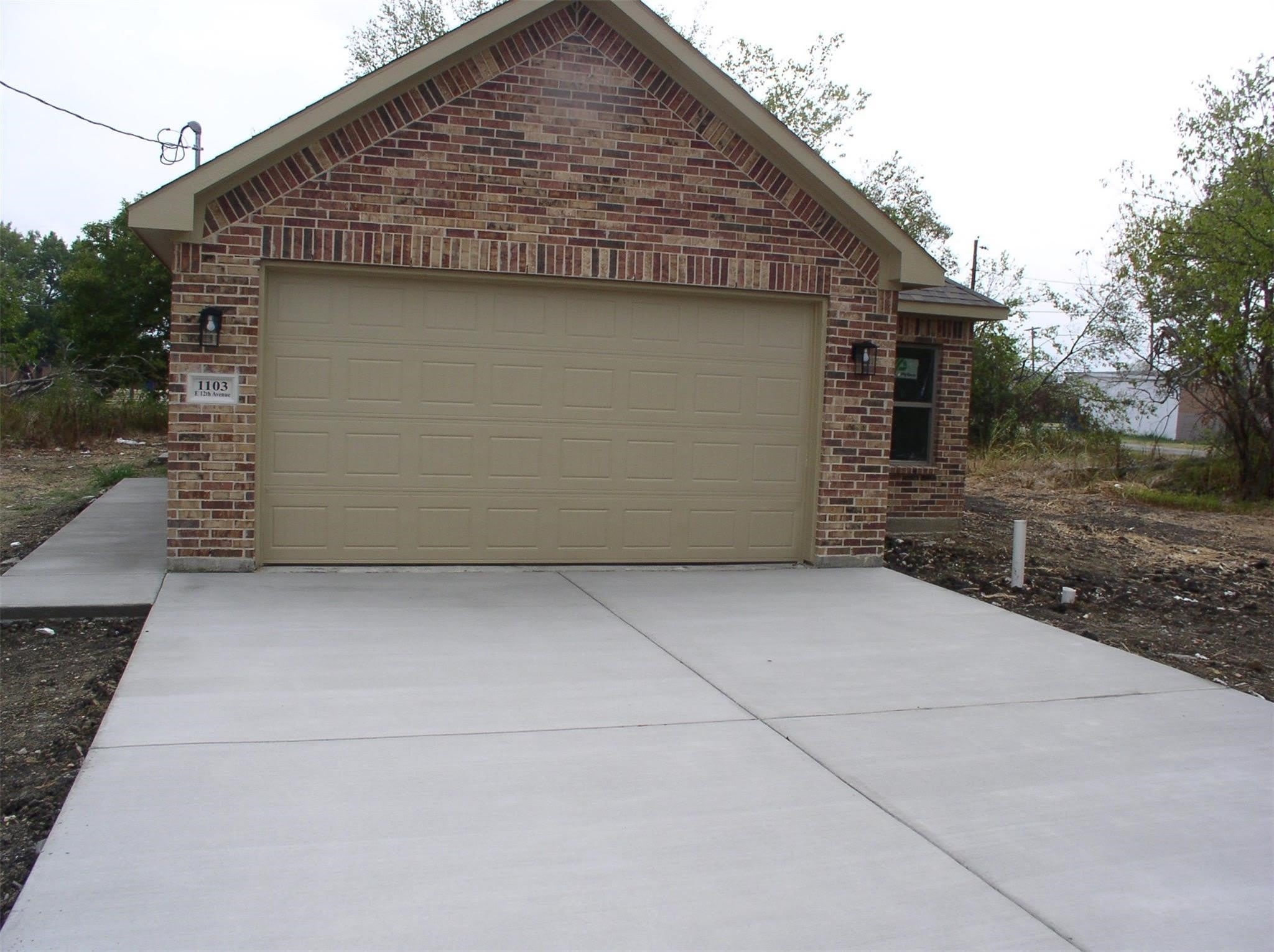 1103 E 12Th Avenue – photo 1 of 57
