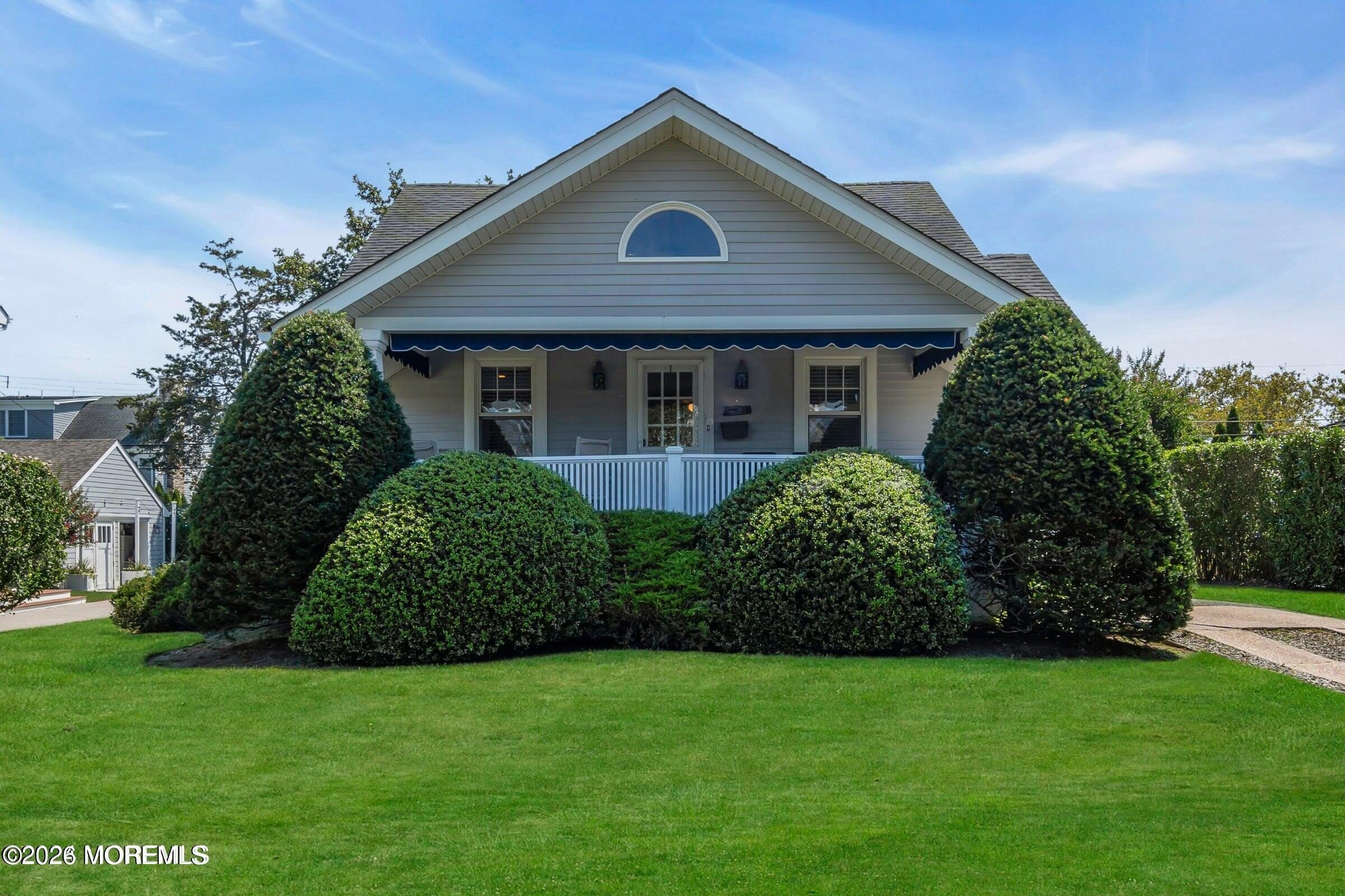 316 New York Boulevard – photo 1 of 16