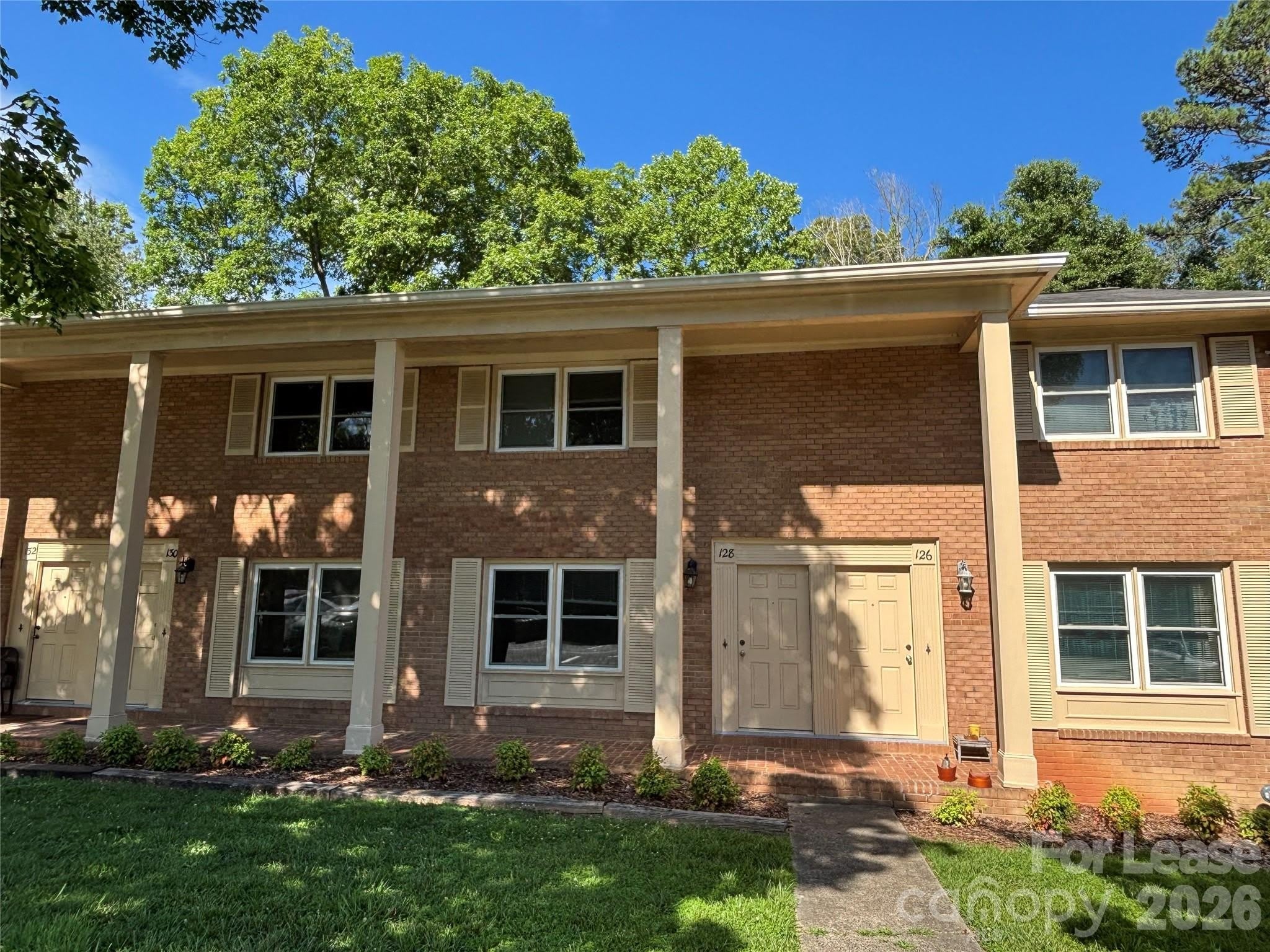 128 Hillcrest Drive – photo 1 of 11