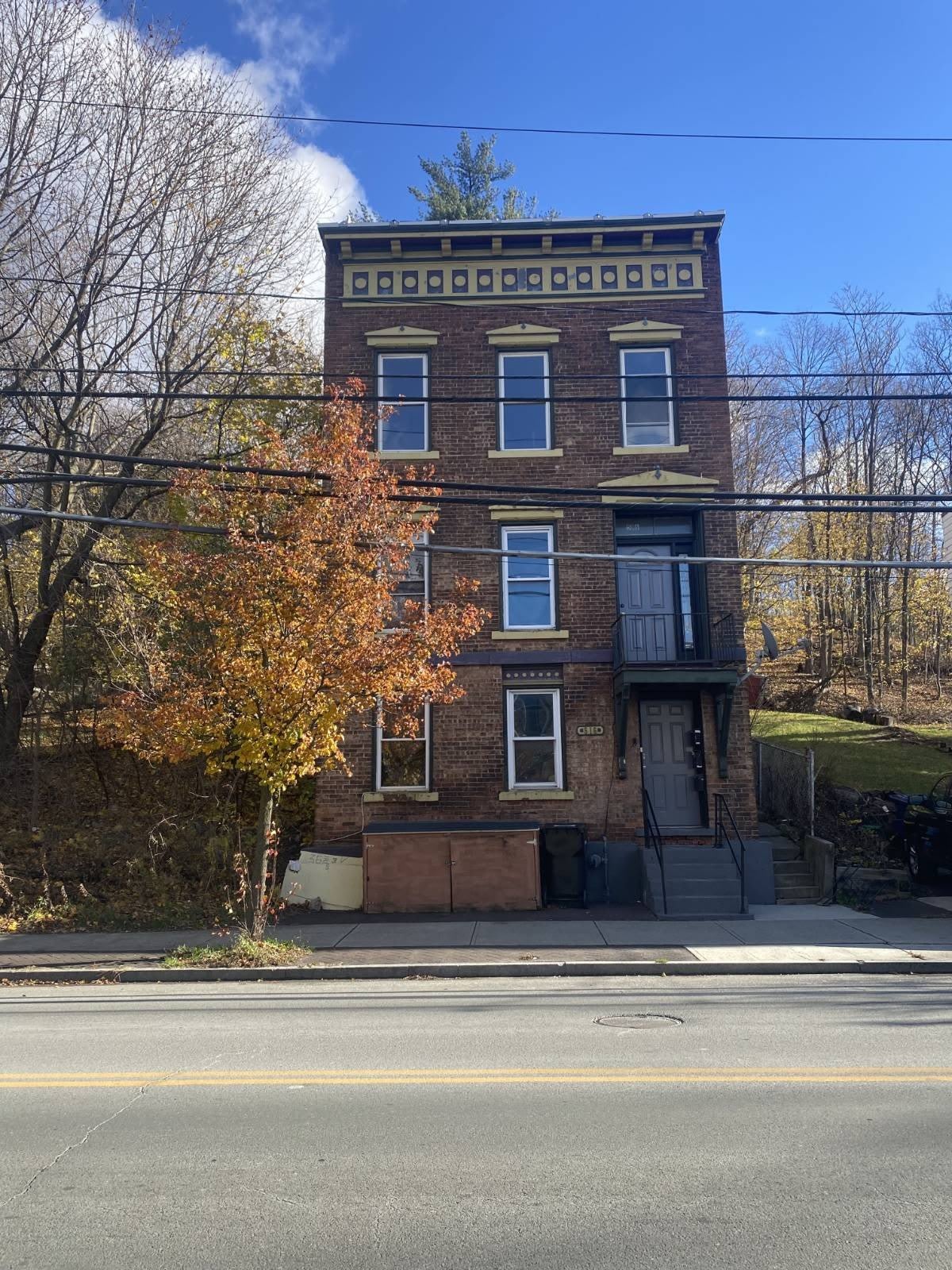 516 4th St – photo 1 of 10