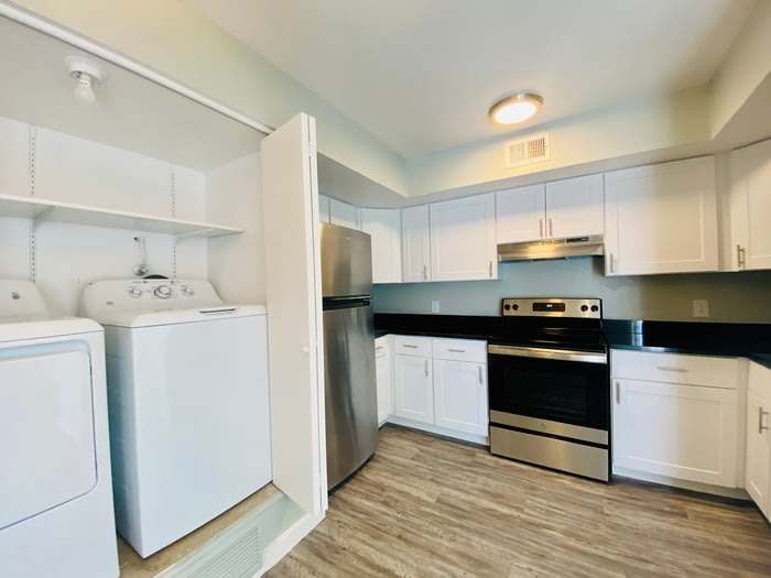 335 South Railroad Avenue – photo 1