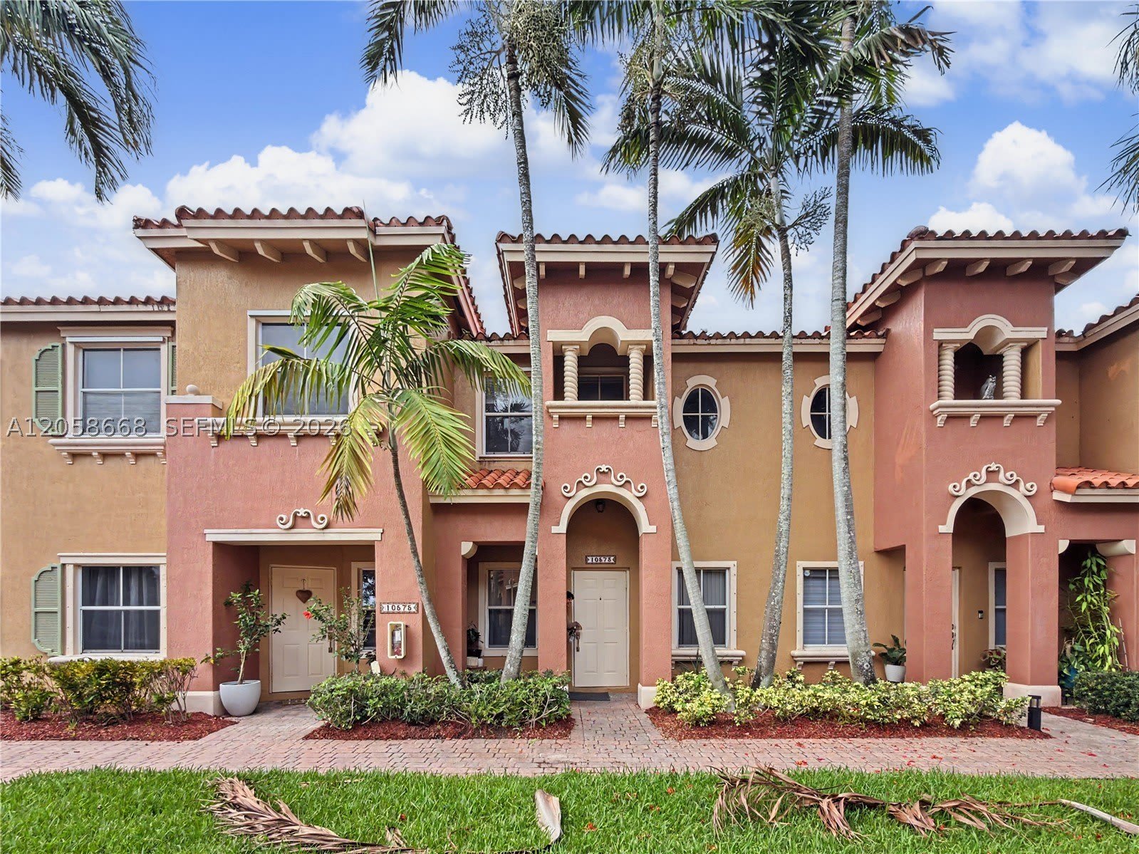 10573 SW 6th St – photo 1