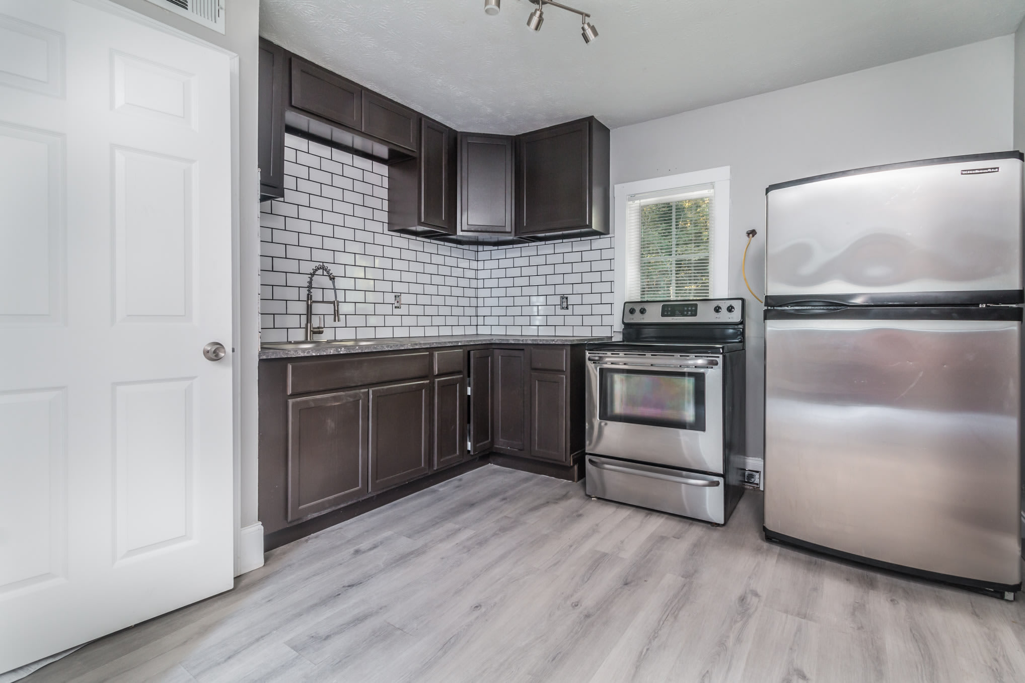 511 Gresham Park Drive – photo 1