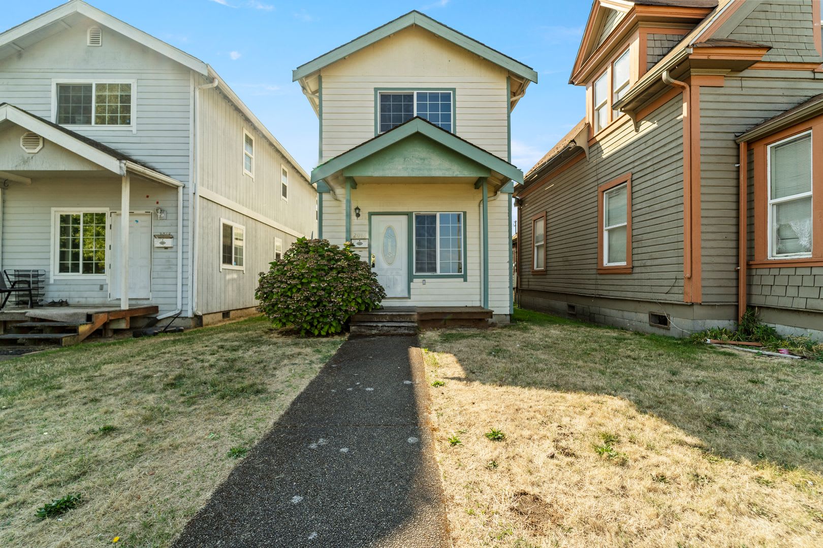 COMING SOON! Spacious 3 Bedroom / 2.5 Bathroom Single Family Home in Tacoma! – photo 1