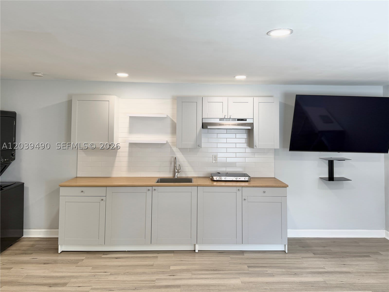 227 SW 26th Rd – photo 1