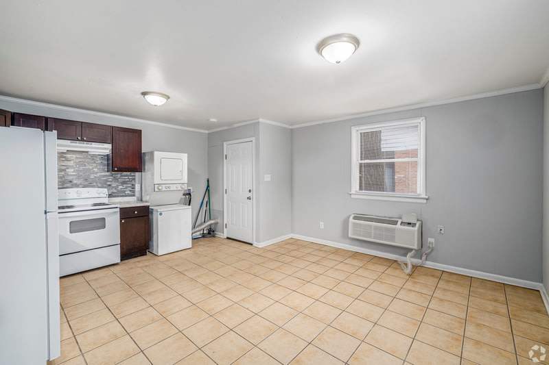6741 Richmond Hwy – photo 1 of 6