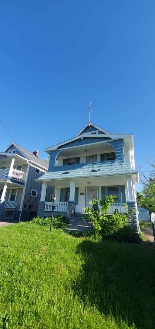 Charming 4-Bedroom Property (Move-in Special for Second Month $300) – photo 1