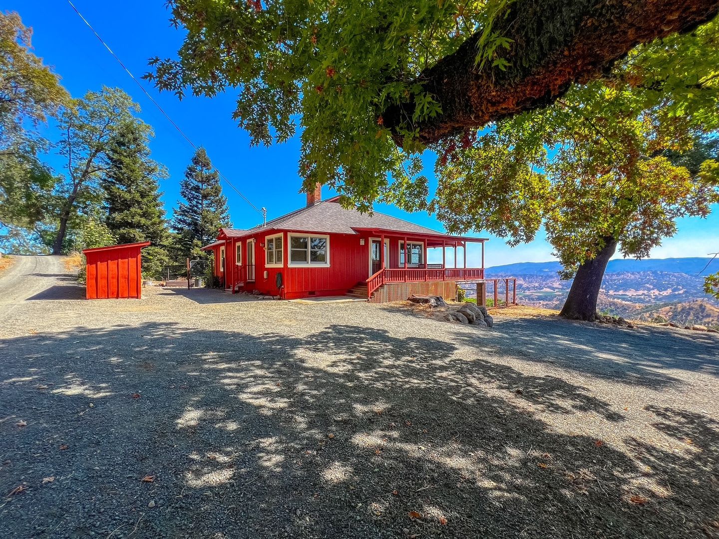 Gated Napa Hillside Retreat with Beautiful Views – photo 1 of 30