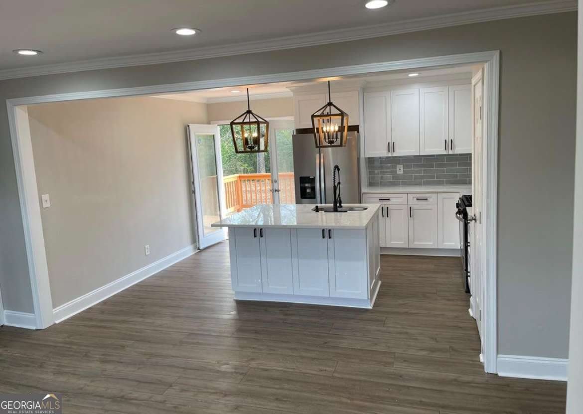 2463 Wayne Street SW – photo 1