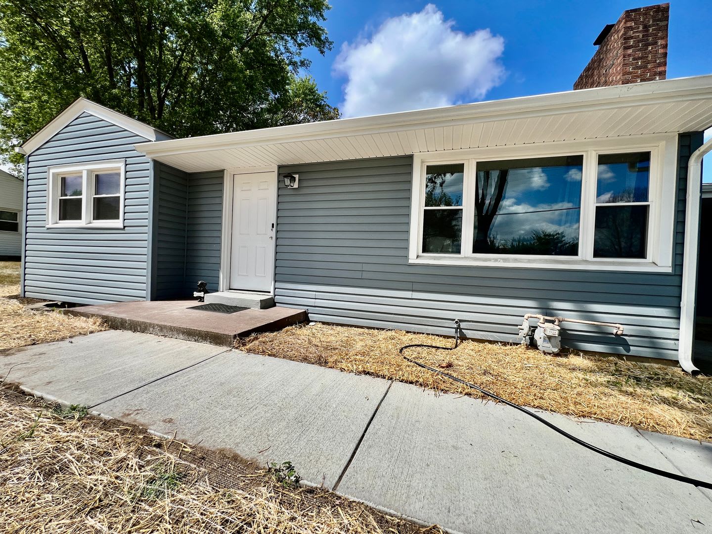 New Pool! Just vibes by the pool. Fully fenced yard – photo 1 of 28