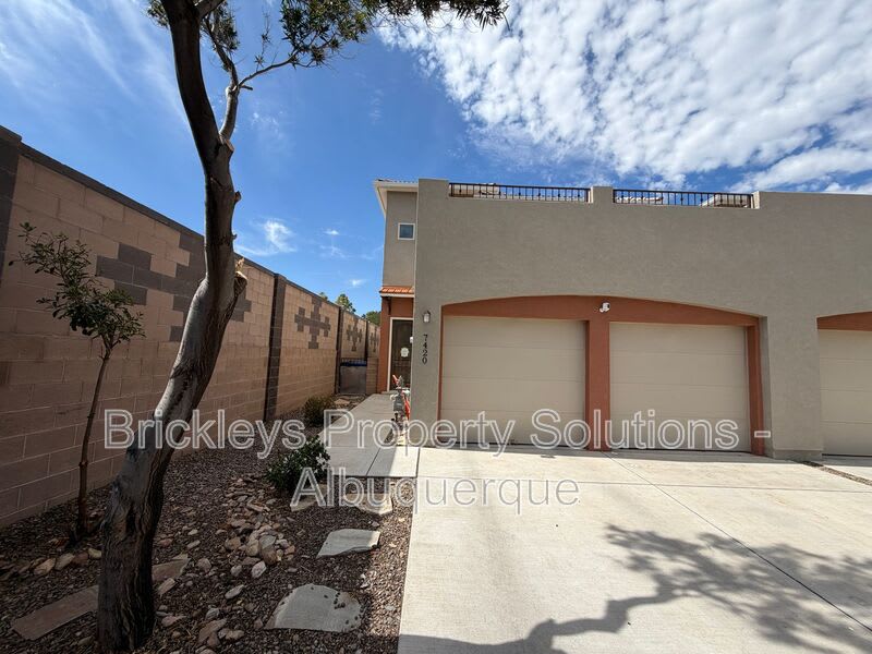 7420 Tangerine Court NE – photo 1