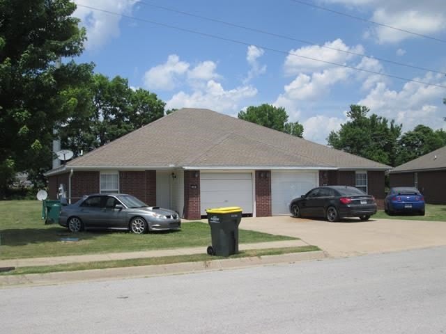 853 Meadowlands Drive – photo 1