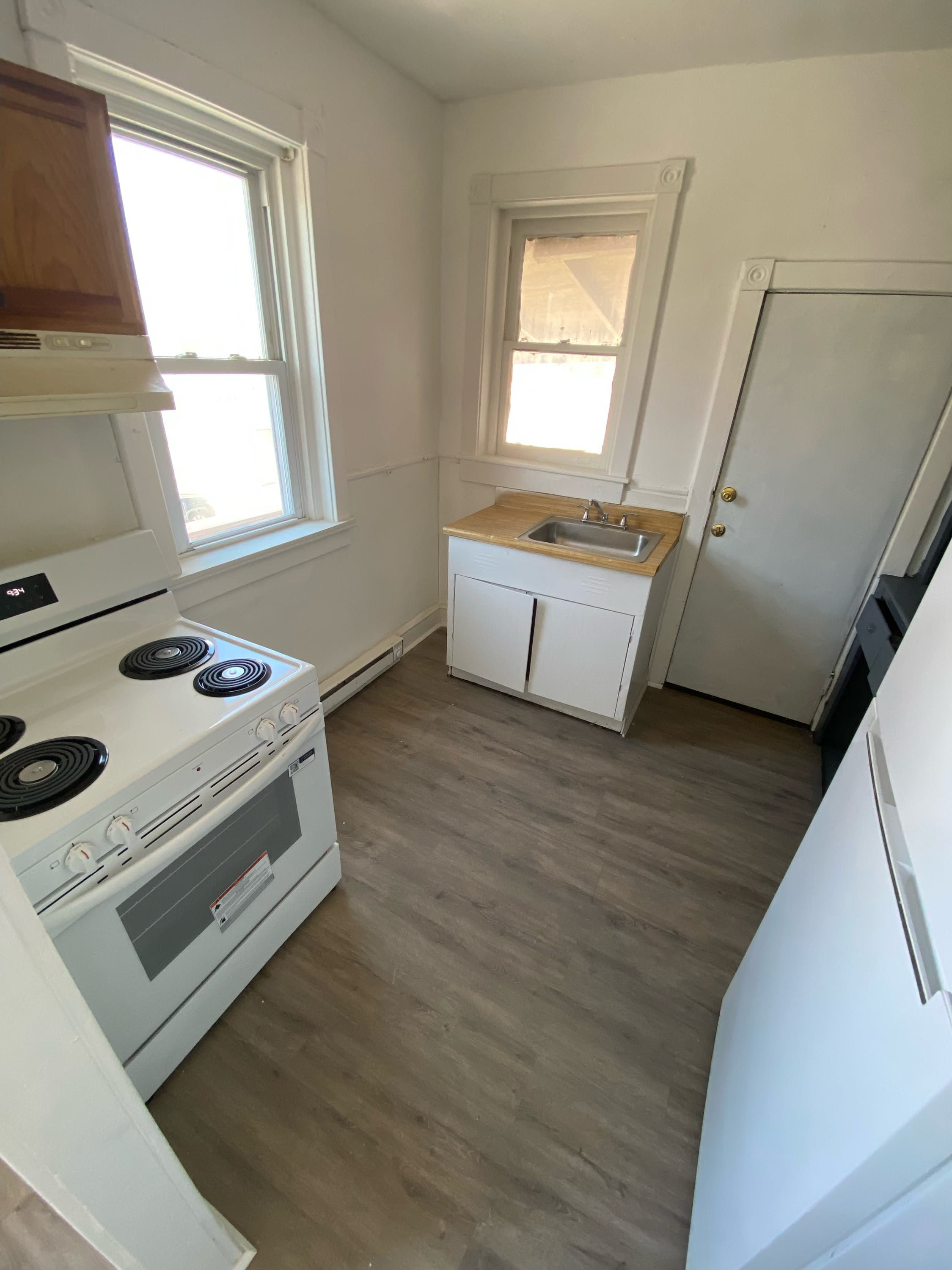 196-198 East Broadway – photo 1 of 6