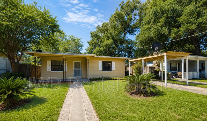 3232 Dellwood Ave – photo 1