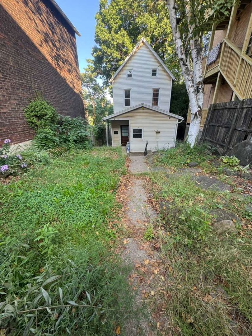Comfortable 4BR Home in Braddock, Section 8 Considered!! – photo 1 of 20