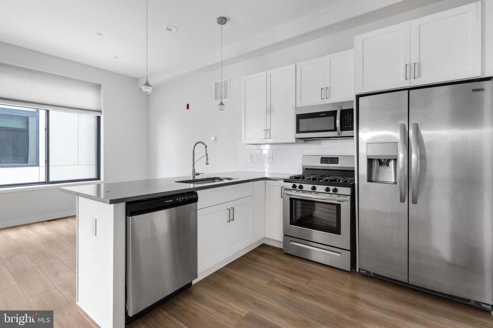 360 MONASTERY Avenue – photo 1