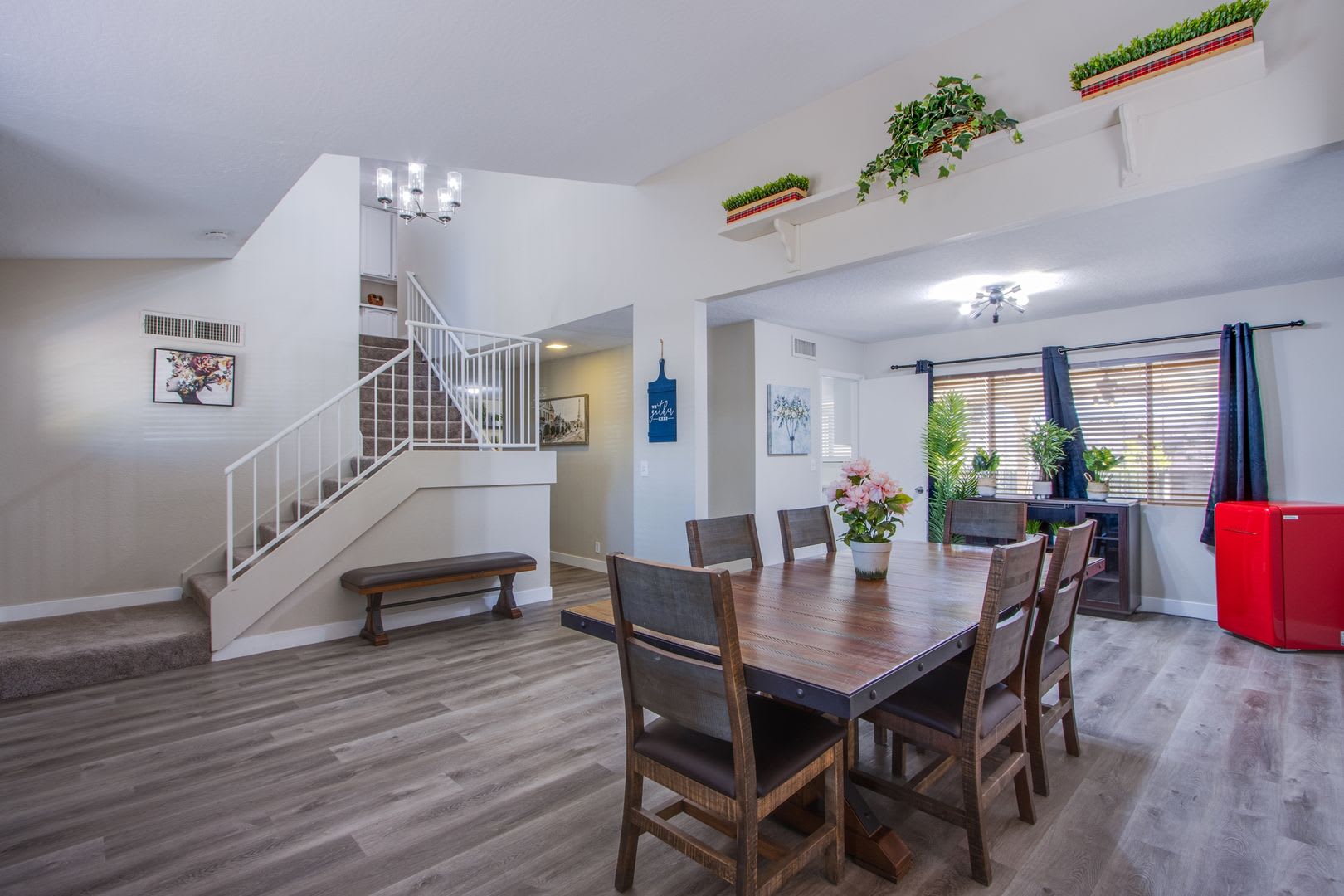 Spacious Stylish And Fully Furnished Luxury 5 Bedroom Home In Henderson – photo 1