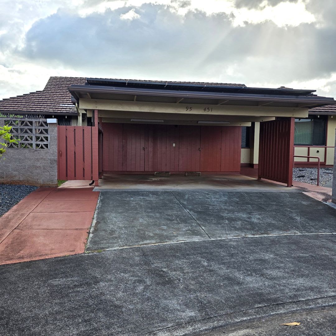 Four Bedroom 2 Bath Single Family Home In Mililani Town – photo 1 of 29
