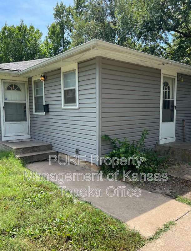641 Sw Oakley – photo 1 of 174