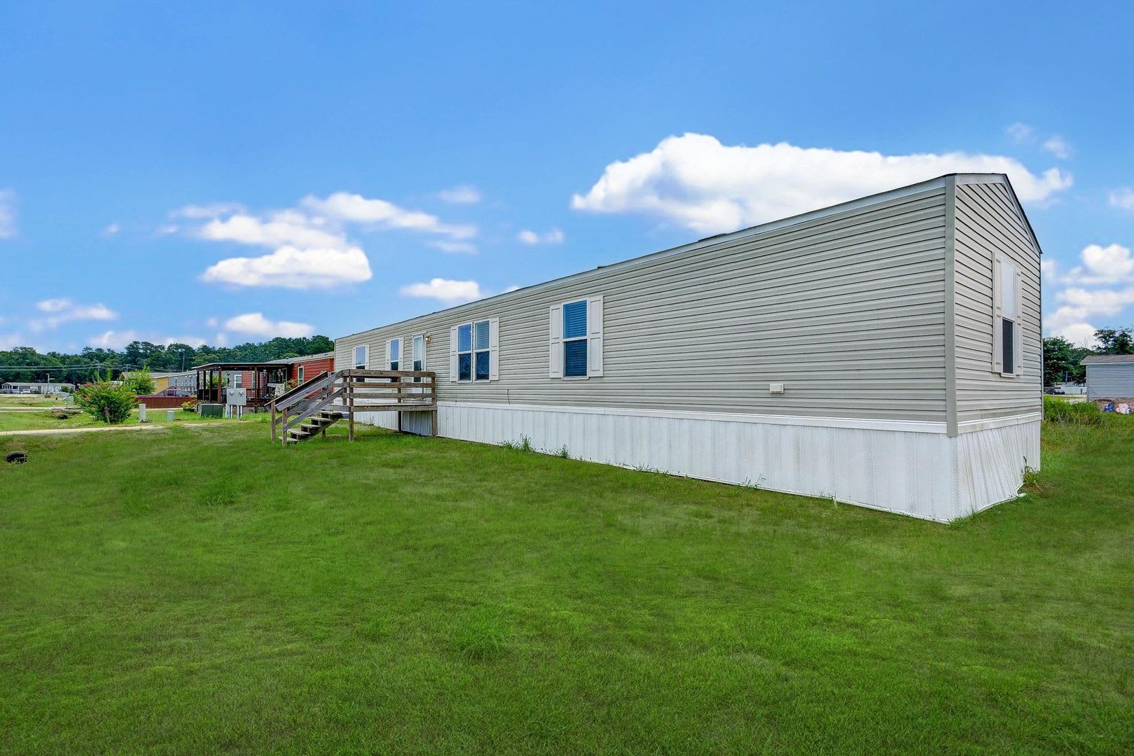 2245 Ben Blvd – photo 1 of 28