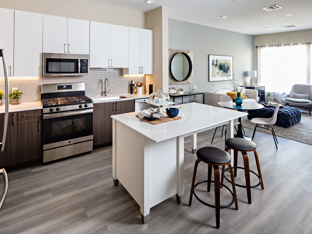 Avalon At Edgewater – photo 1 of 156