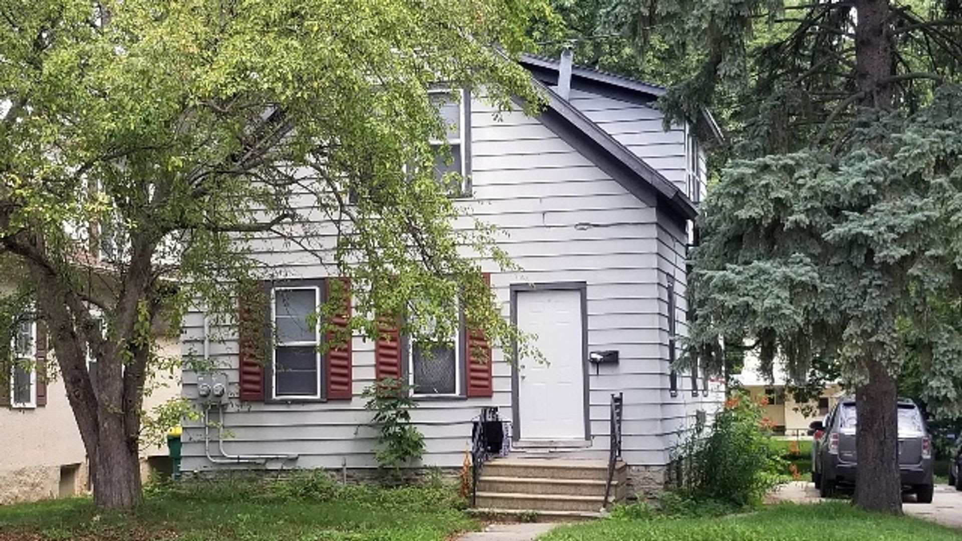 1168 1/2 Shawano Ave – photo 1