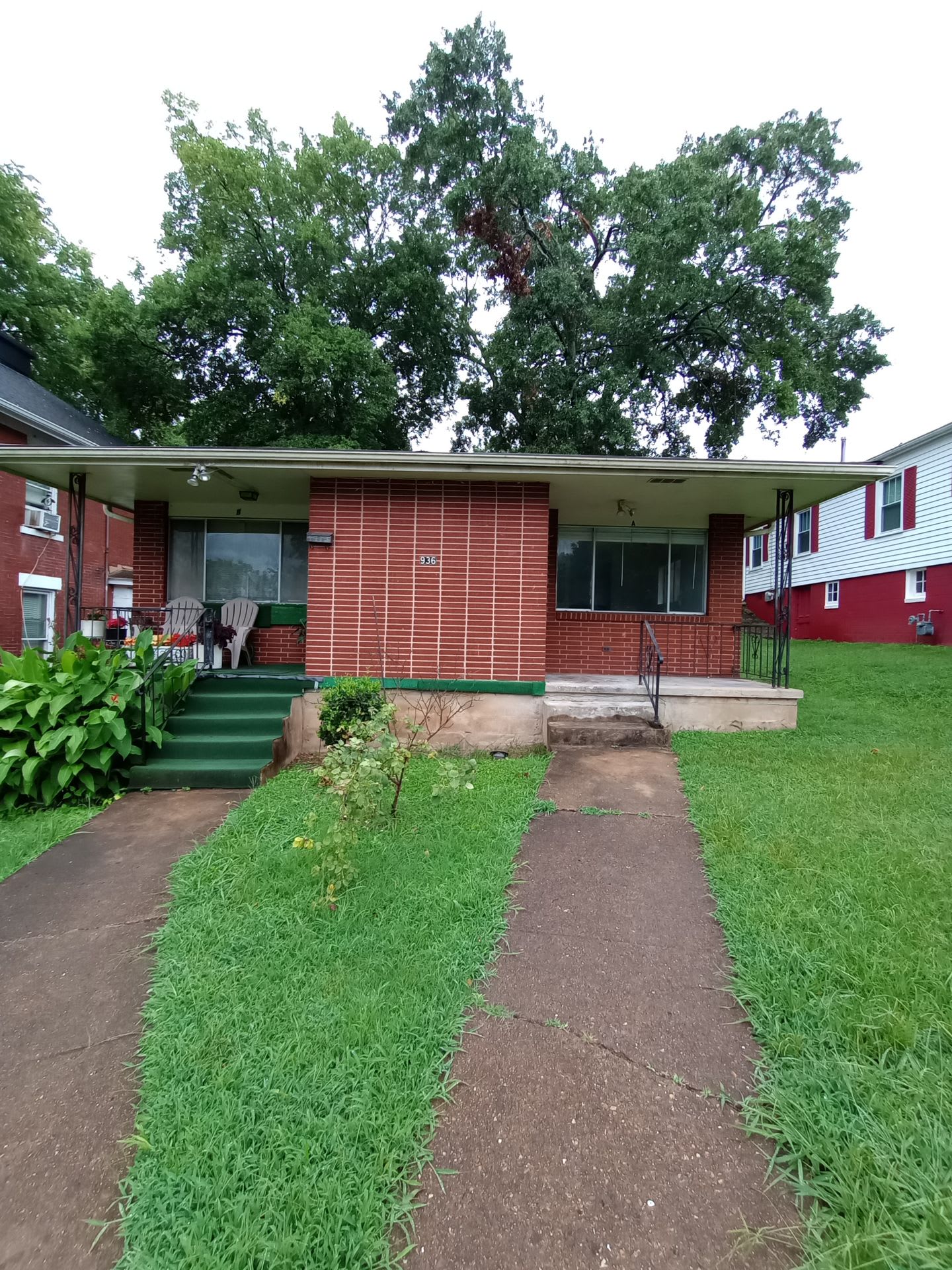 Duplex Walking Distance To Utc – photo 1