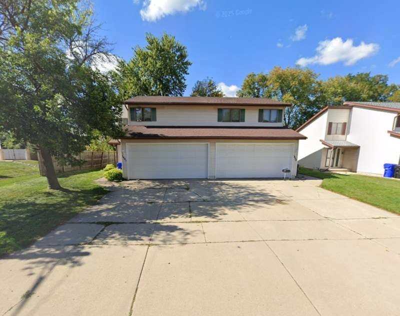 1401 1403 North Birchwood Avenue 1401 – photo 1 of 141
