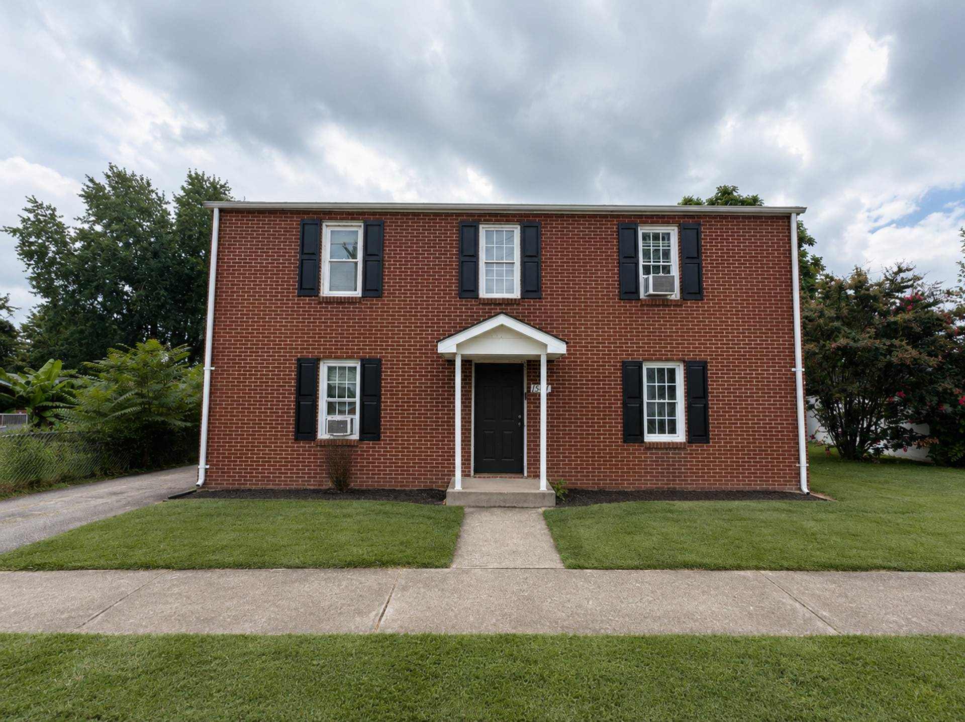 1527-1529 Fuller St – photo 1 of 14