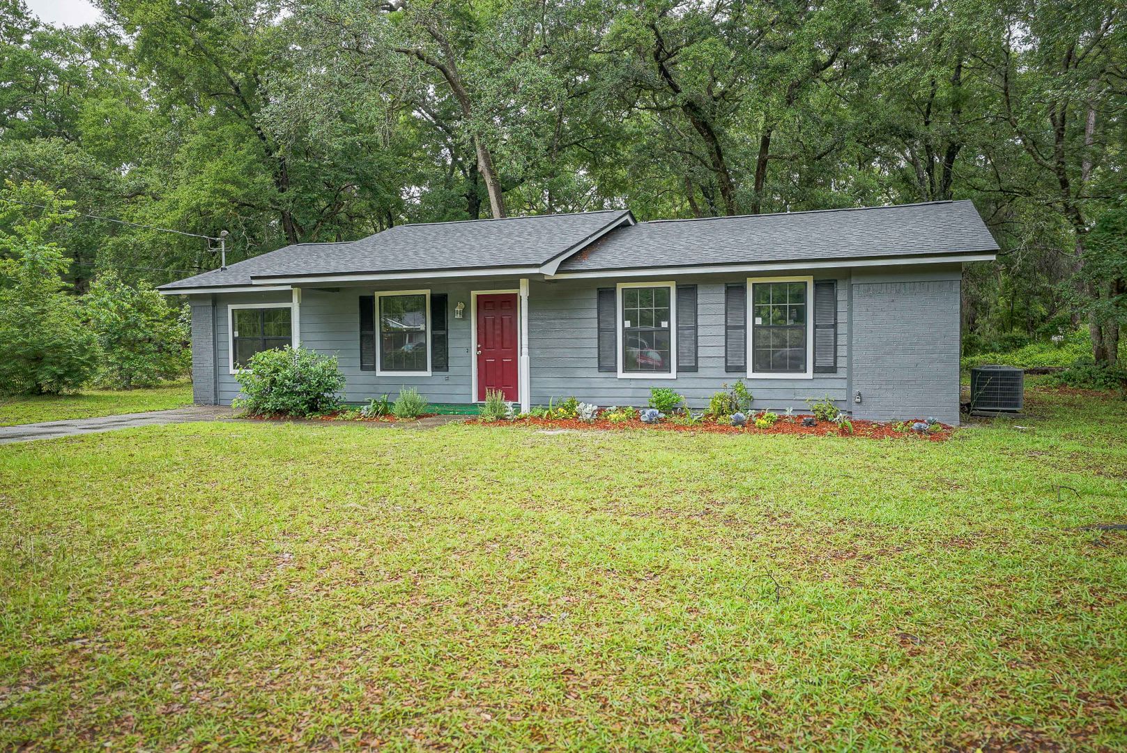 4/2 Single Family Home – photo 1