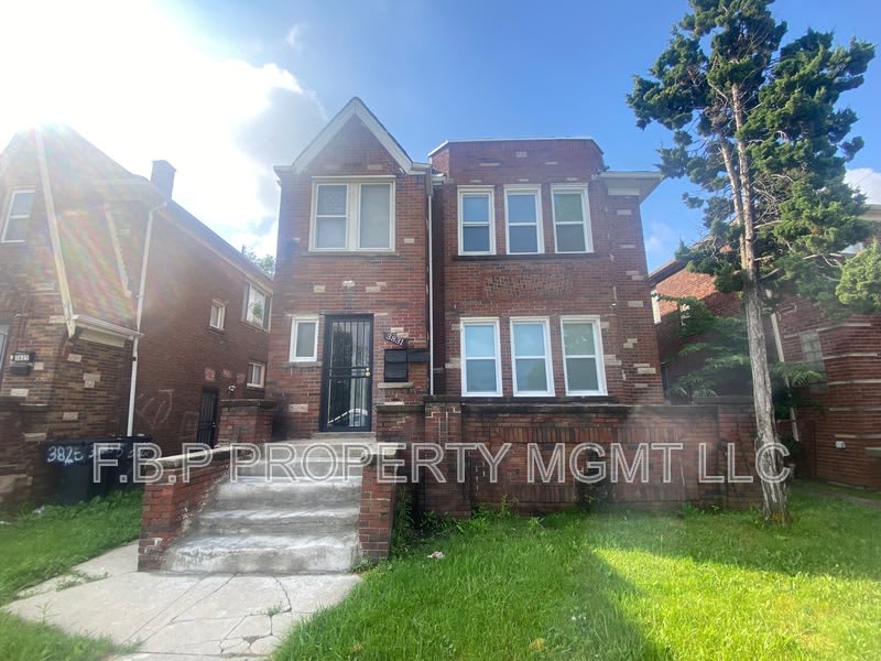 3831 Waverly St – photo 1