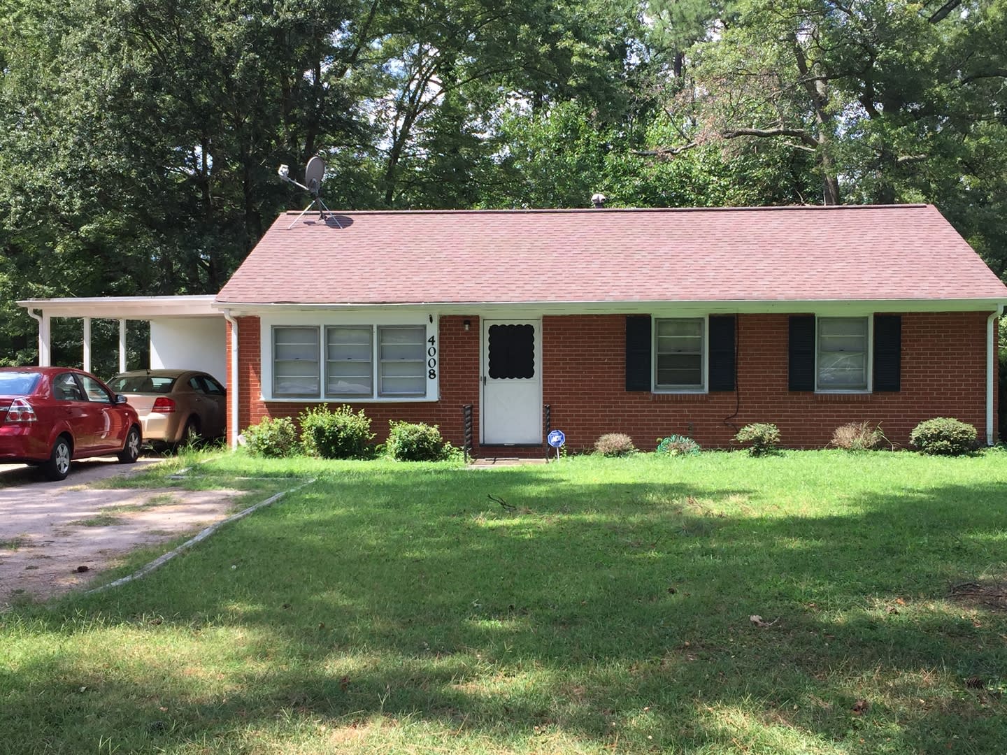 Beautifully Updated 3bdrm/1bth Ranch Style Home Located in the Glen Lea Area! – photo 1 of 30
