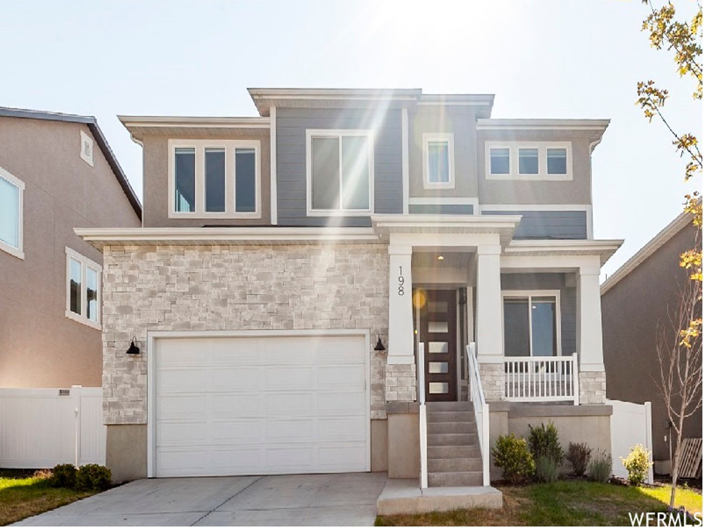 Spacious Open Floor Plan Available Soon! – photo 1