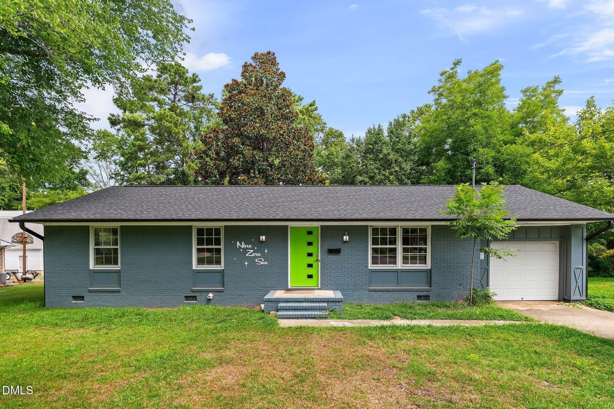 906 Vandora Avenue – photo 1 of 39