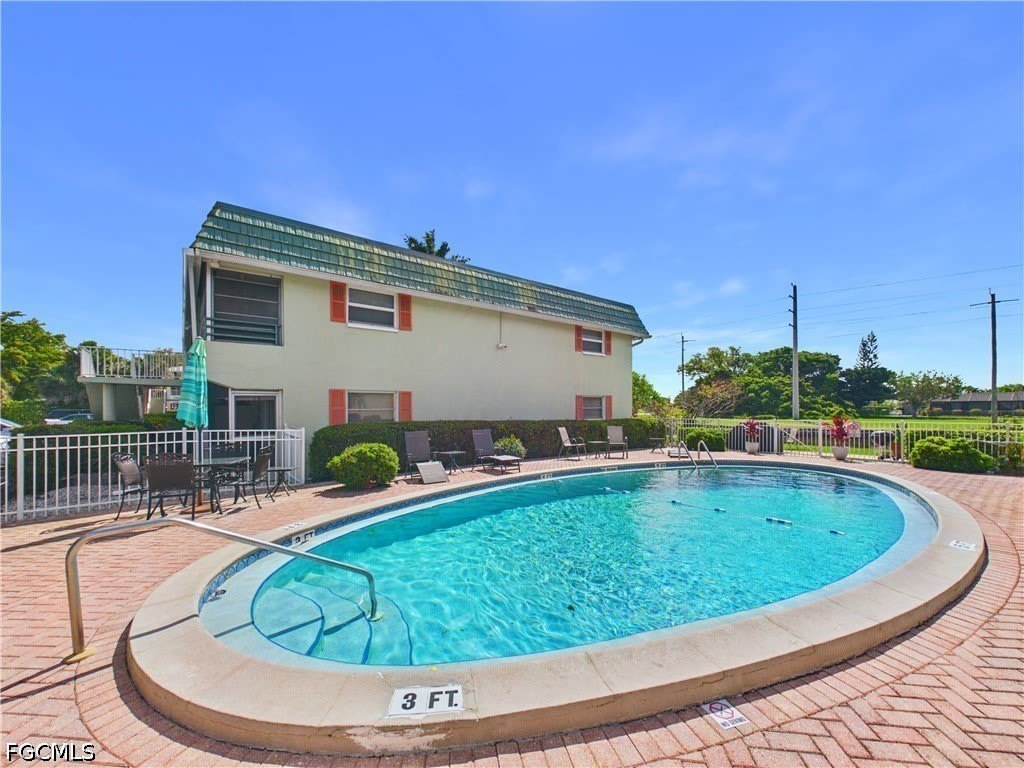 300 Valley Stream Drive – photo 1