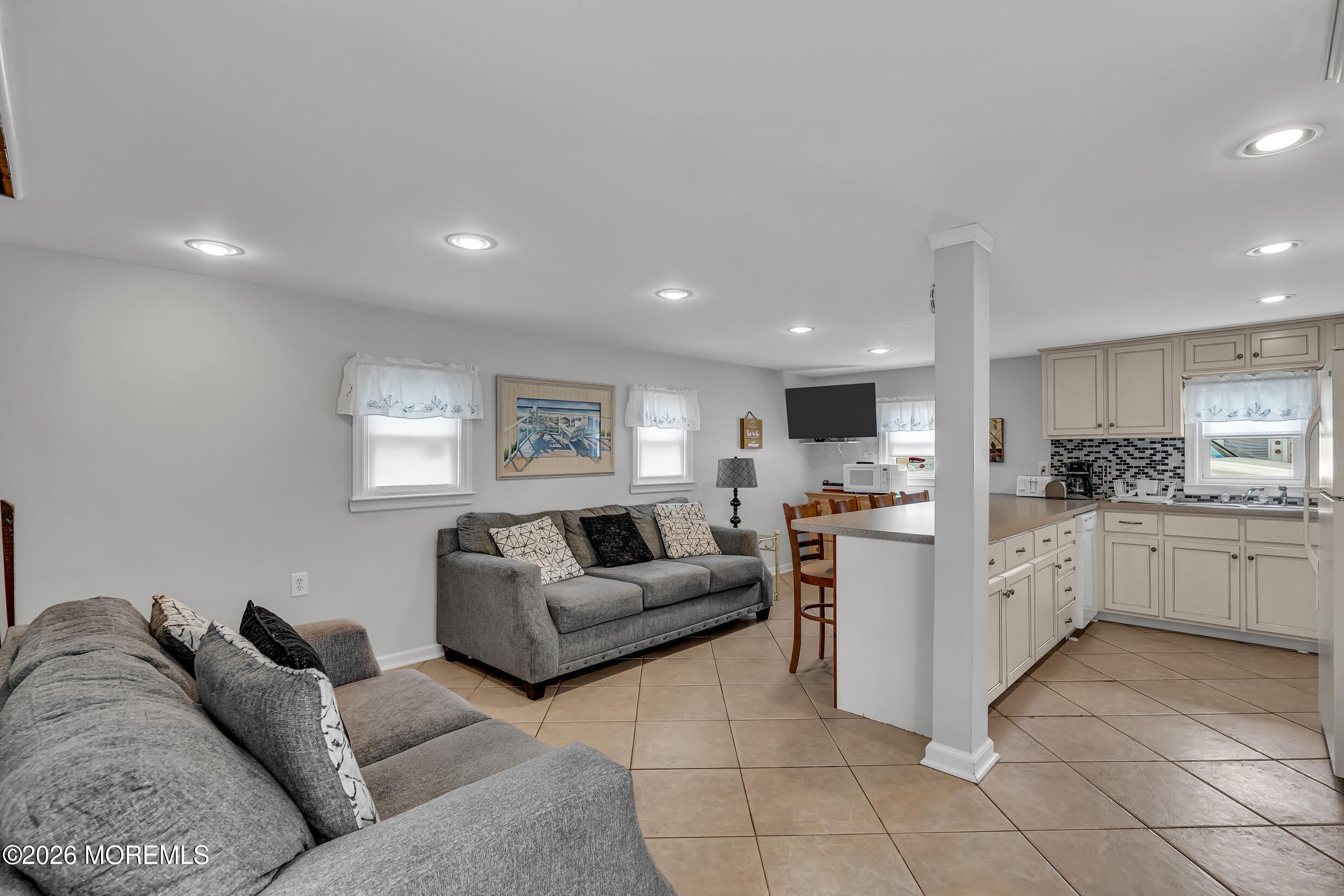 21 E Bay Way – photo 1 of 23