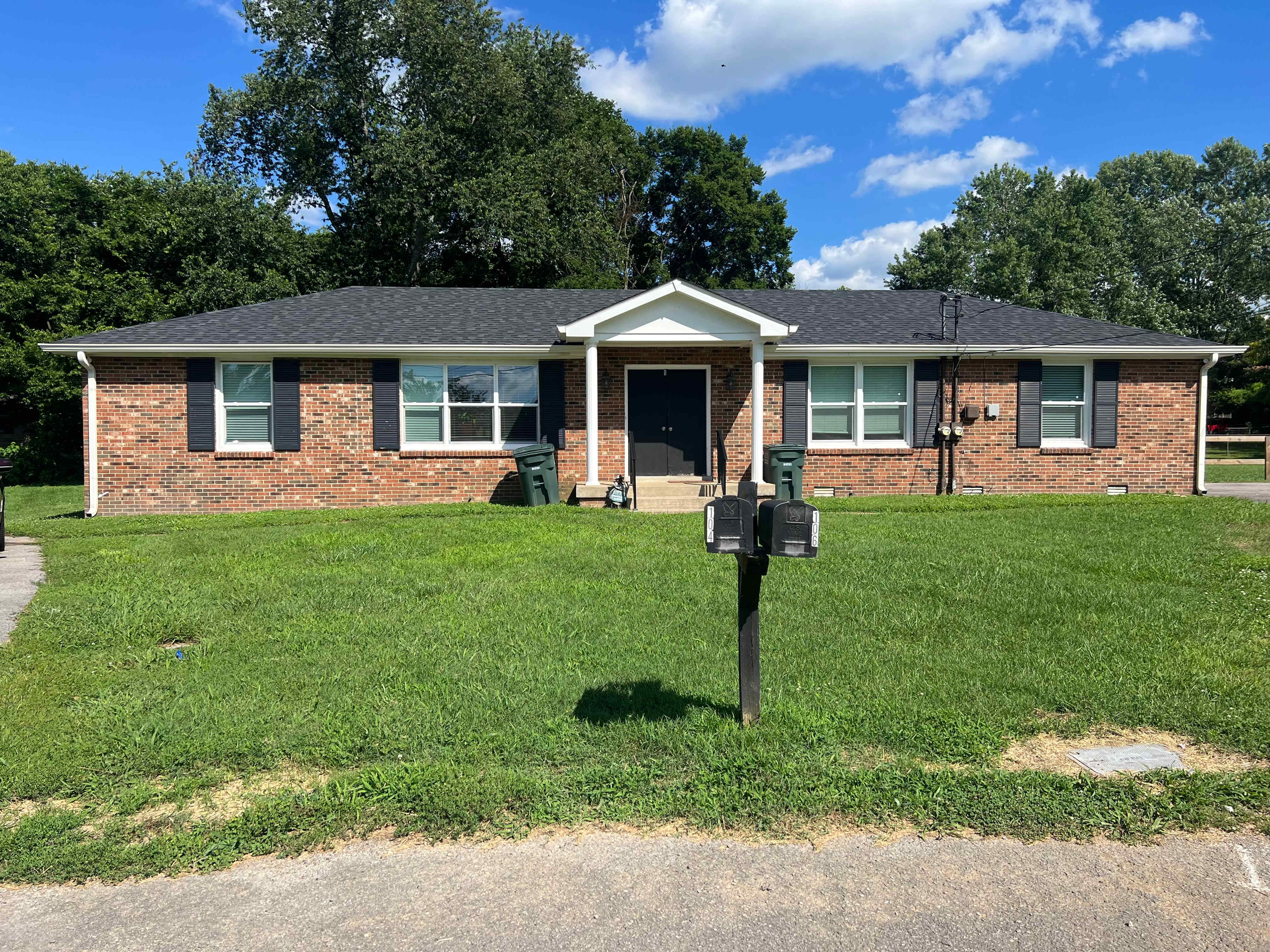 106 James Milton Ct – photo 1