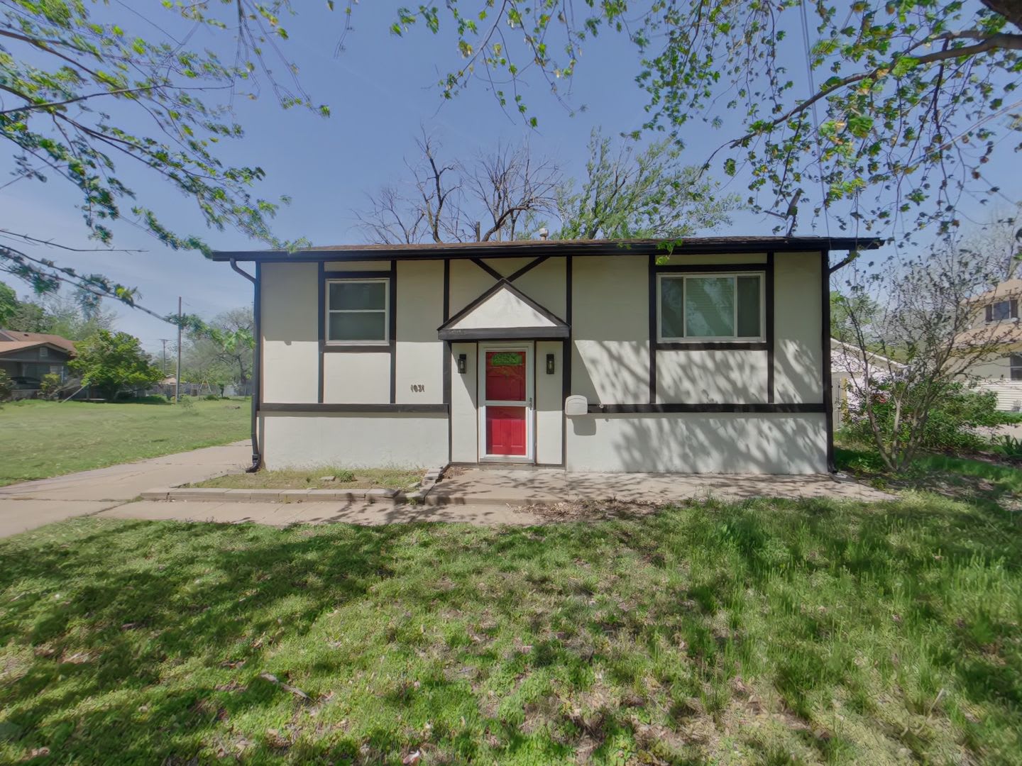 Remodeled 5BR Home on a Half-Acre Lot – photo 1