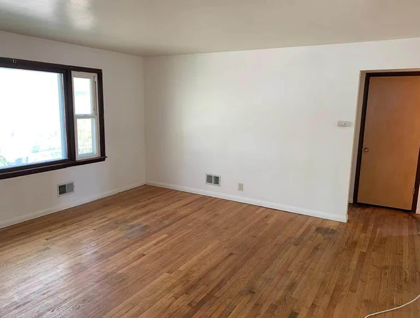 5830 N 61st St – photo 1