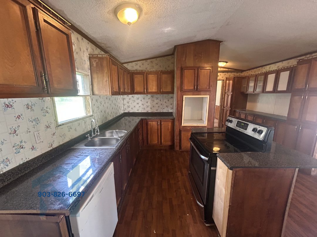 77 Davis Street – photo 1 of 15